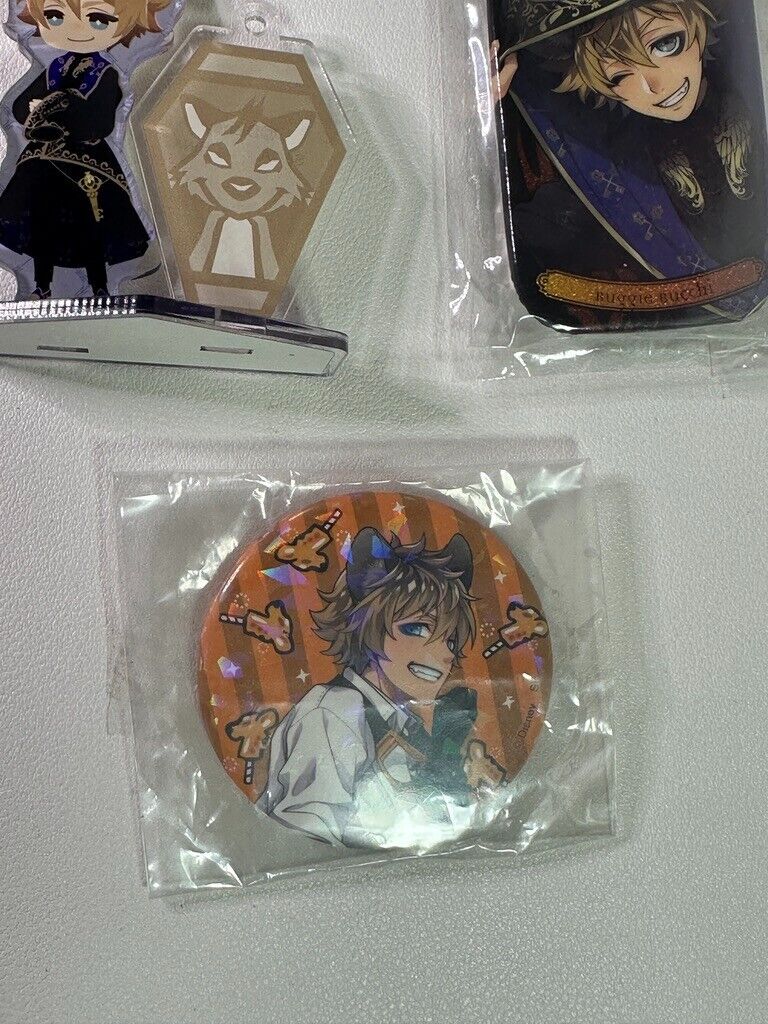 Twisted Wonderland Savanaclaw Ruggie Bucchi Acrylic Stand  Can Badge Set